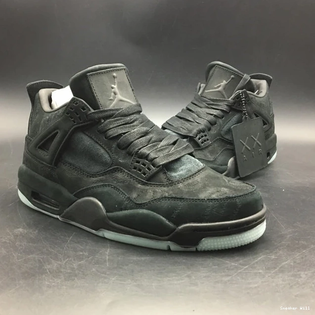 Trendy 922 4 Kaws Jordan 930155-001 Retro Black 0606